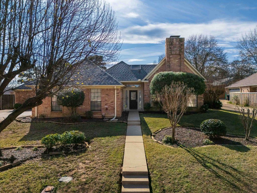 1218 Daffodil Ln., Longview, TX 75604