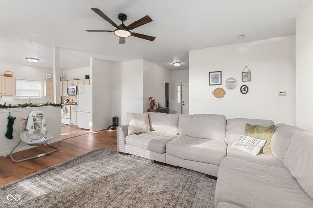 729 W Harriman Avenue, Bargersville, IN 46106