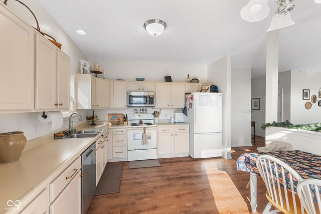 729 W Harriman Avenue, Bargersville, IN 46106