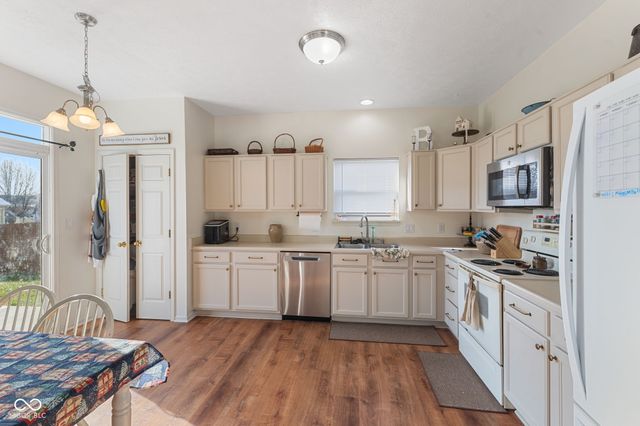 729 W Harriman Avenue, Bargersville, IN 46106