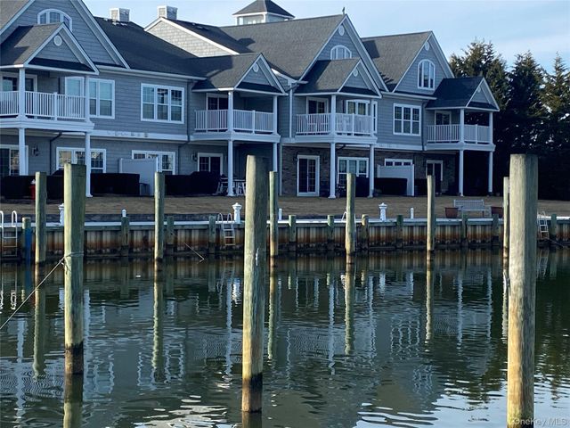 11 Nicole Court, Copiague, NY 11726