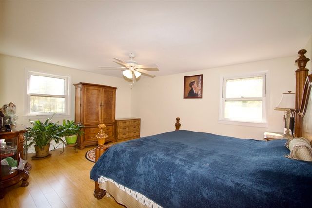 2 Barton St, Granby, MA 01033