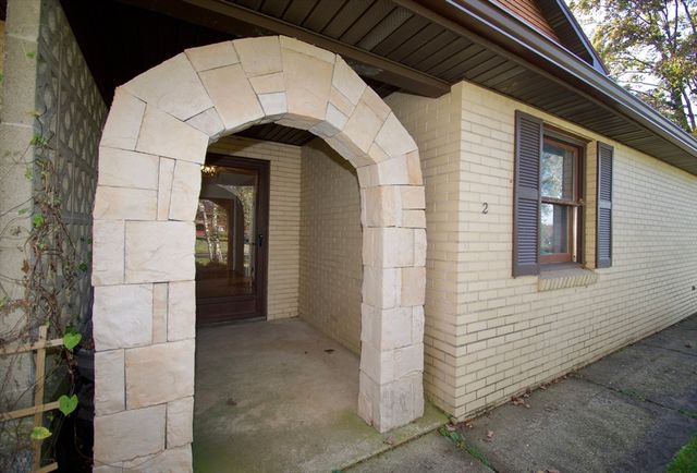 2 Barton St, Granby, MA 01033