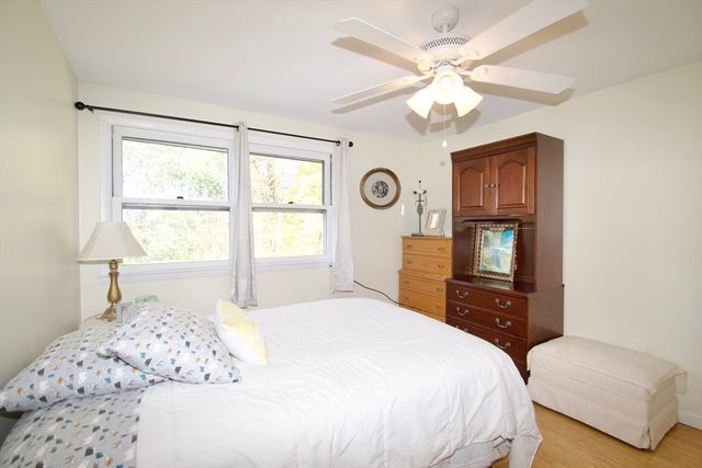2 Barton St, Granby, MA 01033