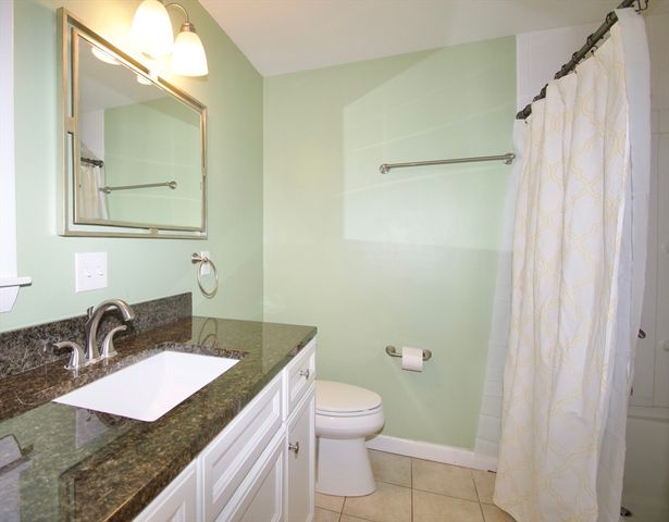 2 Barton St, Granby, MA 01033