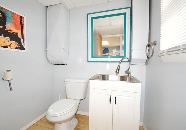 2 Barton St, Granby, MA 01033