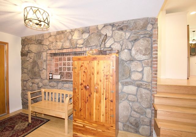 2 Barton St, Granby, MA 01033