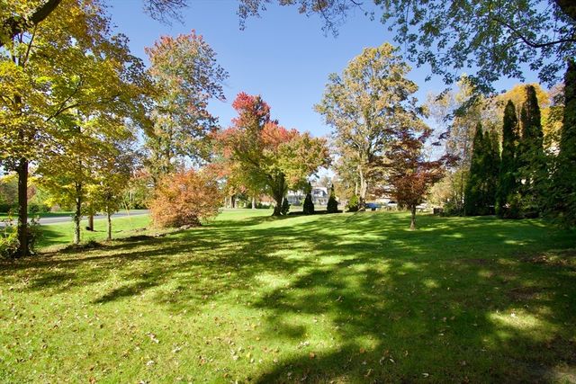 2 Barton St, Granby, MA 01033