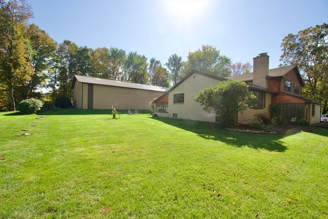 2 Barton St, Granby, MA 01033