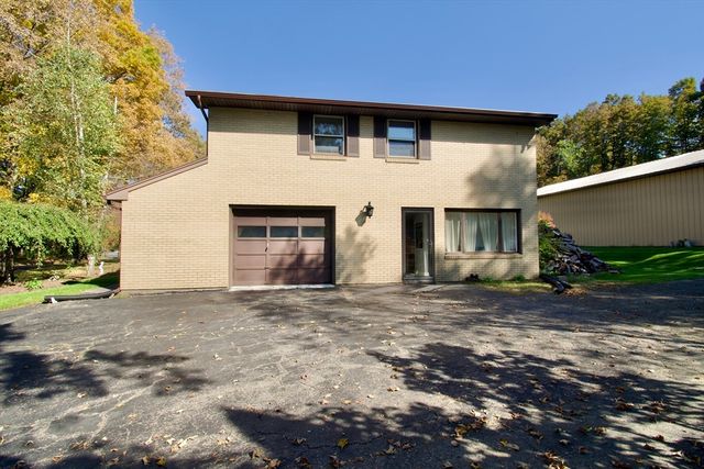 2 Barton St, Granby, MA 01033