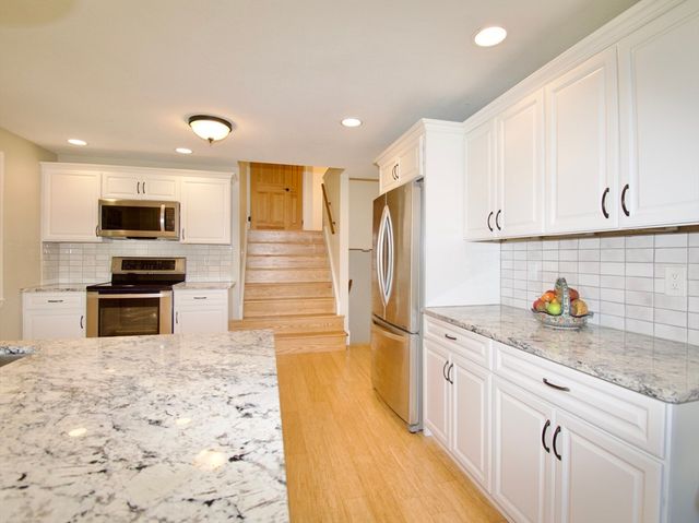 2 Barton St, Granby, MA 01033