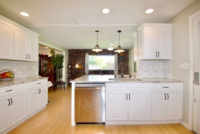 2 Barton St, Granby, MA 01033