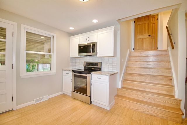 2 Barton St, Granby, MA 01033