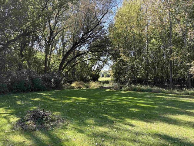 3956 COUNTY RD G, Oshkosh, WI 54904