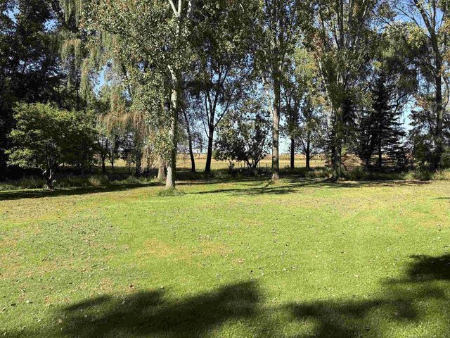 3956 COUNTY RD G, Oshkosh, WI 54904