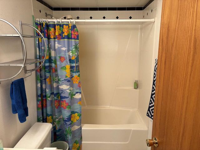 3956 COUNTY RD G, Oshkosh, WI 54904