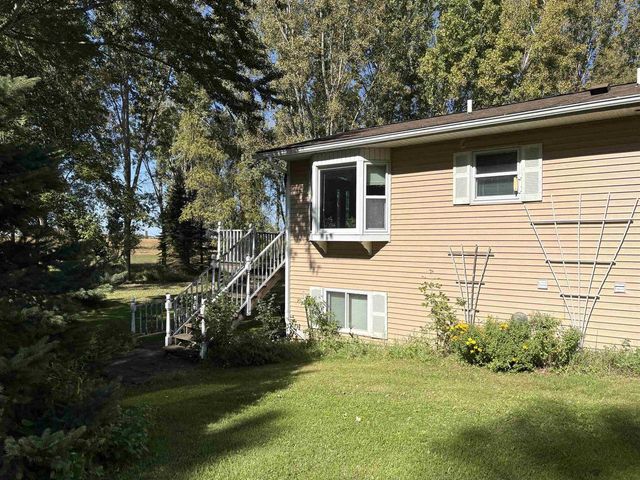 3956 COUNTY RD G, Oshkosh, WI 54904