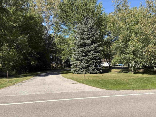 3956 COUNTY RD G, Oshkosh, WI 54904
