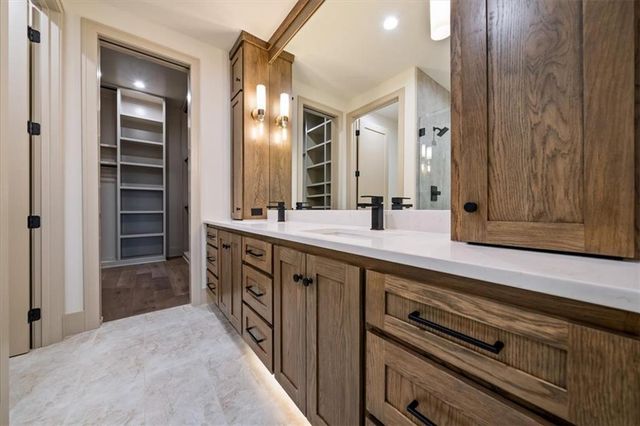 4012 NE Chapel Ridge Place, Lee's Summit, MO 64064