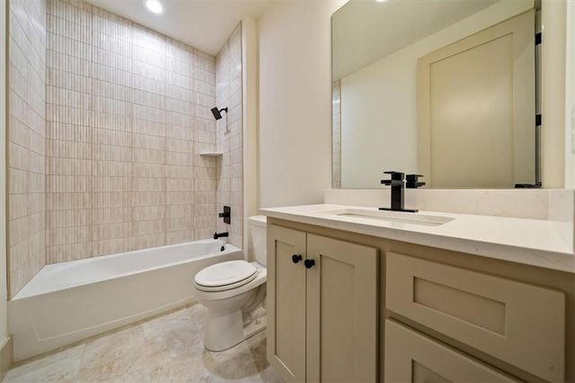 4012 NE Chapel Ridge Place, Lee's Summit, MO 64064