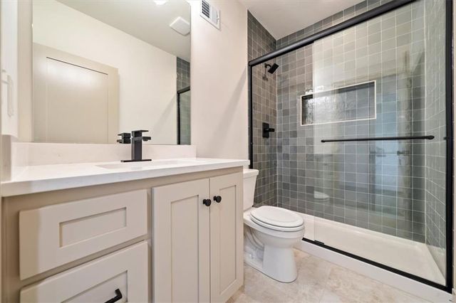 4012 NE Chapel Ridge Place, Lee's Summit, MO 64064
