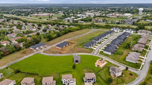 4012 NE Chapel Ridge Place, Lee's Summit, MO 64064