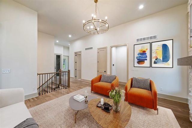 4012 NE Chapel Ridge Place, Lee's Summit, MO 64064