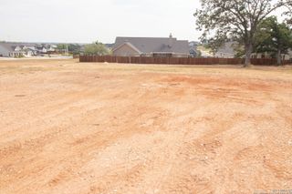 105 Red Oak Trail, La Vernia, TX 78121