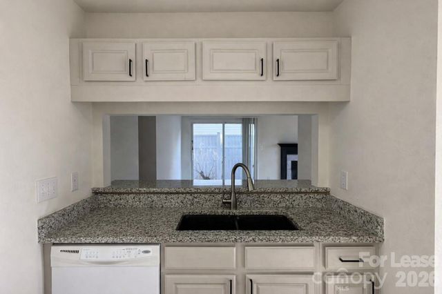 3707 Silver Ore Lane, Charlotte, NC 28216