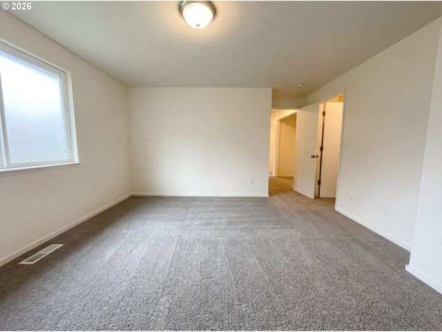 1108 Ne TAMERA Ln, Portland, OR 97220