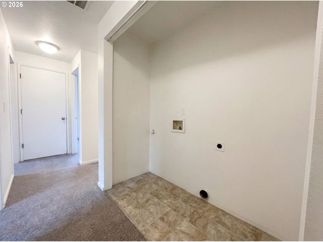 1108 Ne TAMERA Ln, Portland, OR 97220