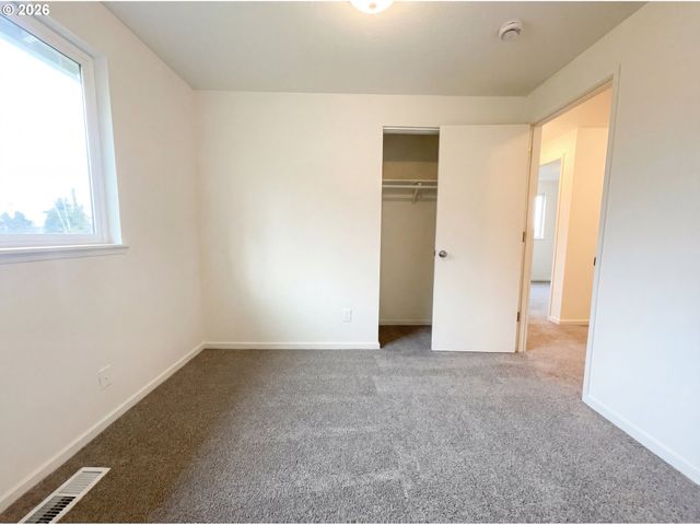 1108 Ne TAMERA Ln, Portland, OR 97220