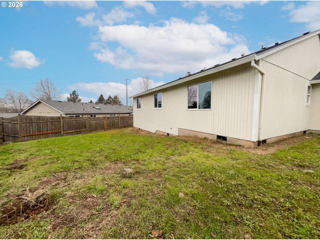 1108 Ne TAMERA Ln, Portland, OR 97220