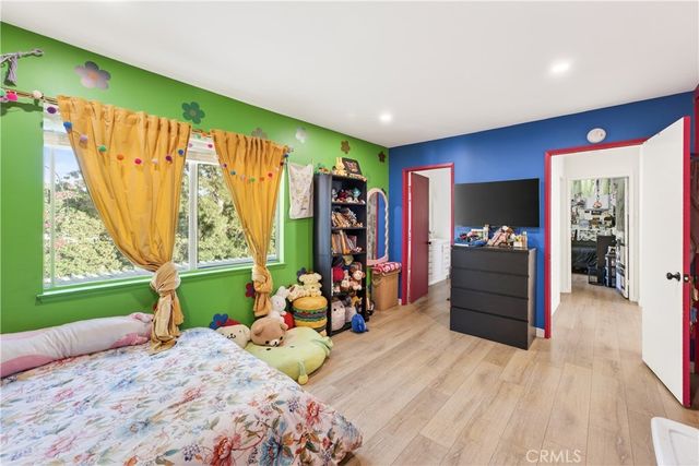 2004 Cumberland, West Covina, CA 91792
