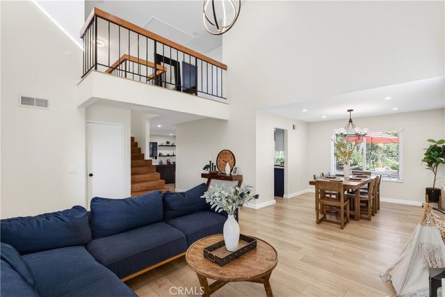 2004 Cumberland, West Covina, CA 91792