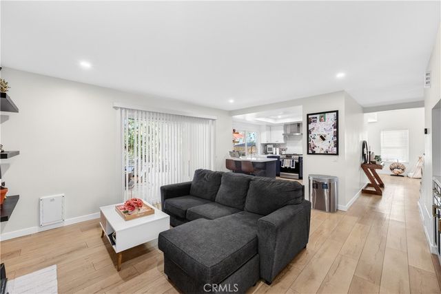 2004 Cumberland, West Covina, CA 91792