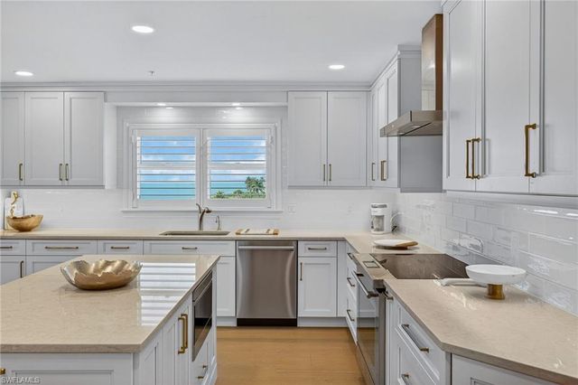 2549 W Gulf DR # 206, Sanibel, FL 33957