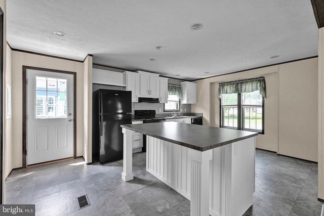 2110 SCULL ST, Lebanon, PA 17046