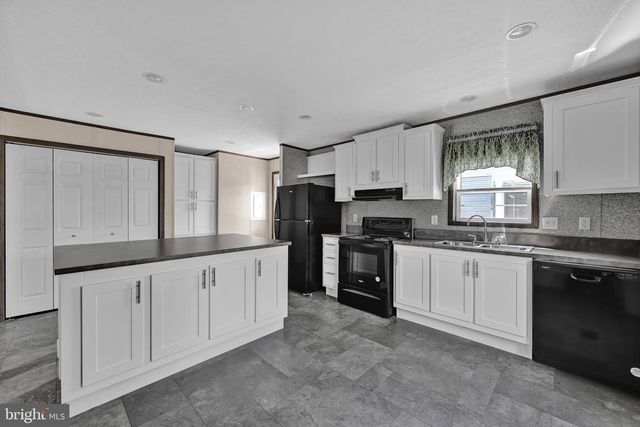 2110 SCULL ST, Lebanon, PA 17046