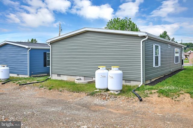 2110 SCULL ST, Lebanon, PA 17046