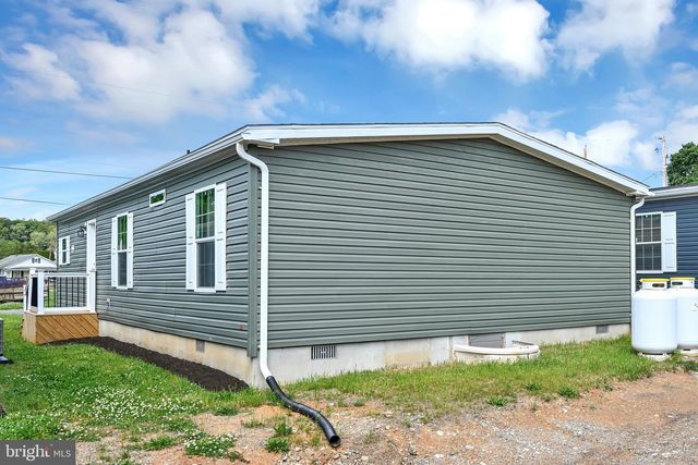 2110 SCULL ST, Lebanon, PA 17046