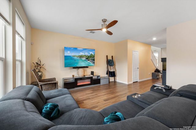 8266 Phantom, San Antonio, TX 78253