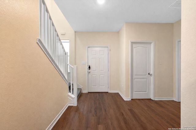 8266 Phantom, San Antonio, TX 78253