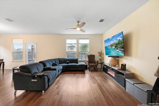 8266 Phantom, San Antonio, TX 78253