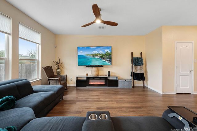 8266 Phantom, San Antonio, TX 78253