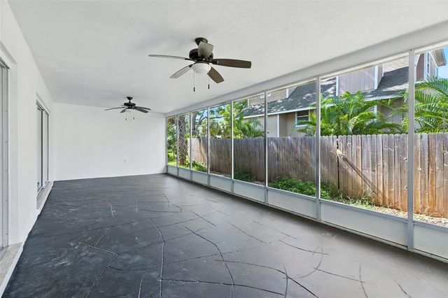 695 SUNSET DR, Tarpon Springs, FL 34689