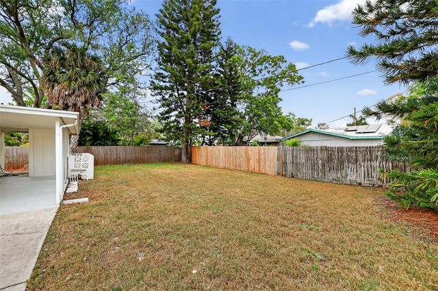 695 SUNSET DR, Tarpon Springs, FL 34689