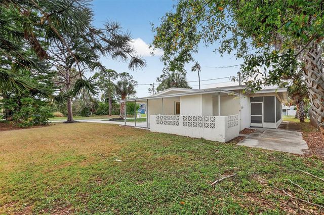 695 SUNSET DR, Tarpon Springs, FL 34689