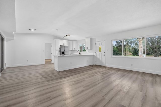 695 SUNSET DR, Tarpon Springs, FL 34689