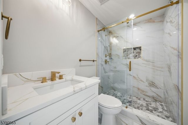 10 Buena Rd, Parsippany-troy Hills Twp., NJ 07054